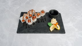 Tuna uramaki